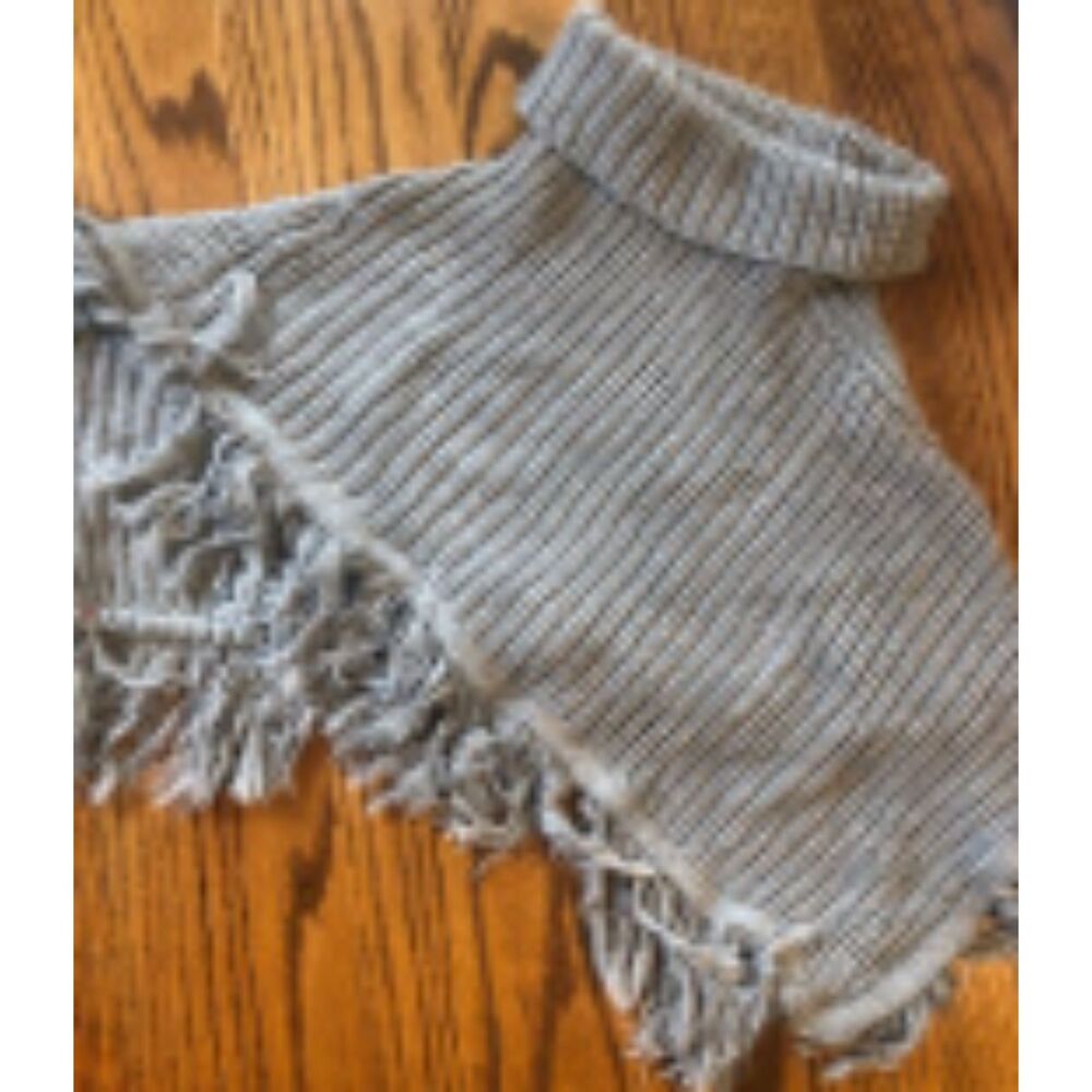 Grey Crochet Poncho sweater with Fringe  40944  3T-4T  (I) NWT Boutique